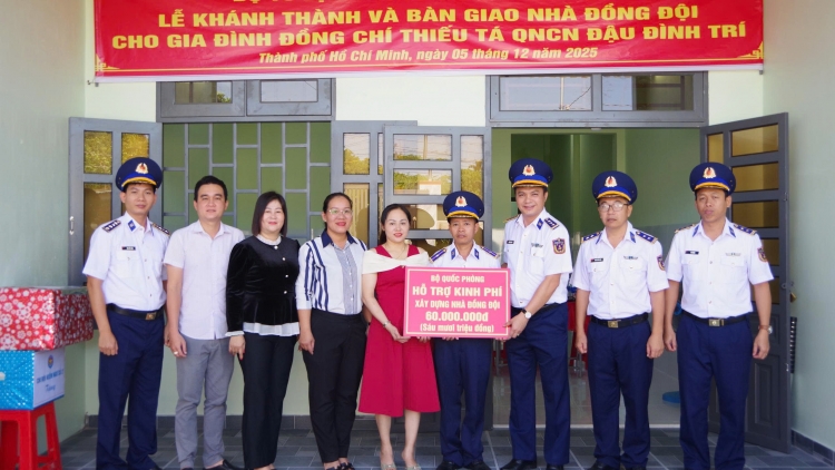 Bộ Tư lệnh Vùng Cảnh sát biển 3 bàn giao nhà đồng đội
