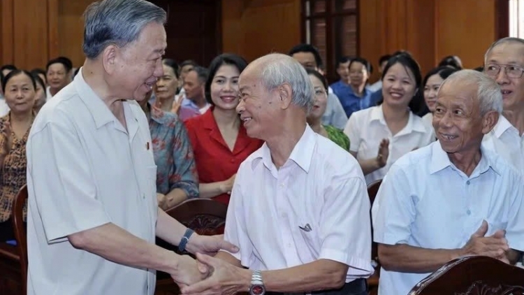 Nhân dân là trung tâm của chiến lược phát triển