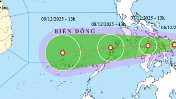 Áp thấp nhiệt đới gần Biển Đông