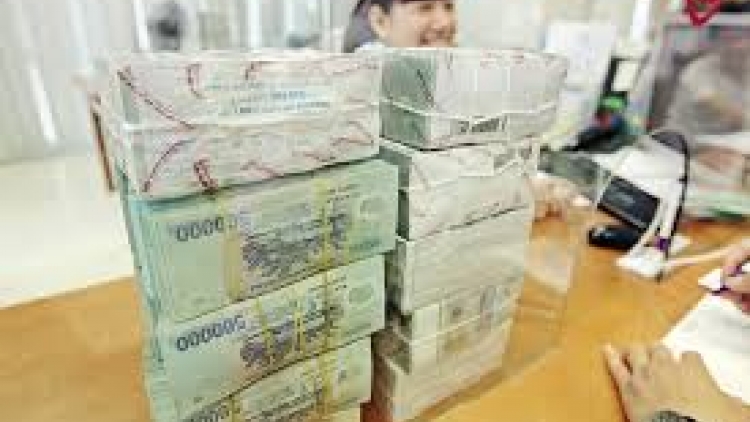 Cuộc chạy đua tăng lãi suất huy động đang “nóng” dần khi các ngân hàng lớn chính thức nhập cuộc