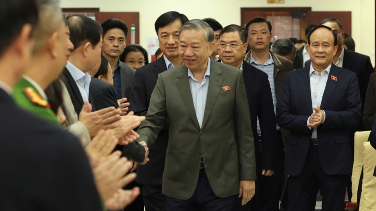 Thời sự 12h 15/12/2025: Tổng Bí thư Tô Lâm tiếp xúc cử tri sau kỳ họp thứ 10 Quốc hội khoá 15   