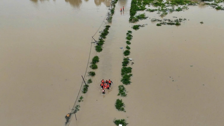 Khánh Hòa yêu cầu Công an tỉnh kiểm tra việc vận hành hồ chứa sau mưa lũ lịch sử