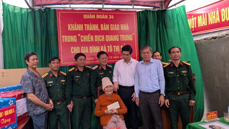 Bàn giao ngôi nhà đầu tiên trong “Chiến dịch Quang Trung” tại Gia Lai