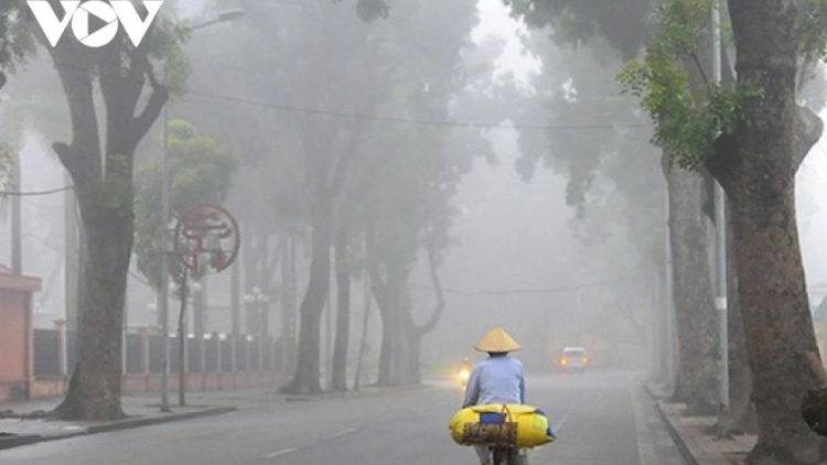 Thời tiết ngày 24/12/2025: Bắc Bộ sáng sương mù, trưa nắng; Nam Bộ chiều tối mưa dông