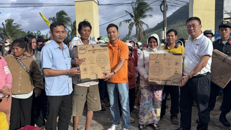 VOV tiếp tục đồng hành cùng bà con vùng lũ Đắk Lắk