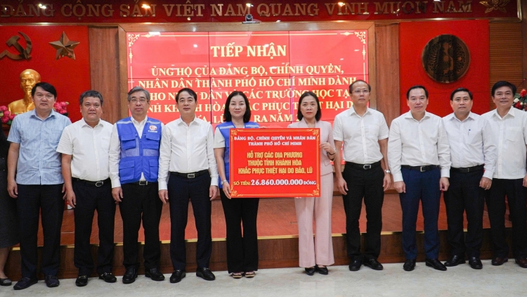 Thành phố Hồ Chí Minh tiếp tục hỗ trợ Khánh Hòa hơn 57 tỷ đồng khắc phục hậu quả lũ lụt