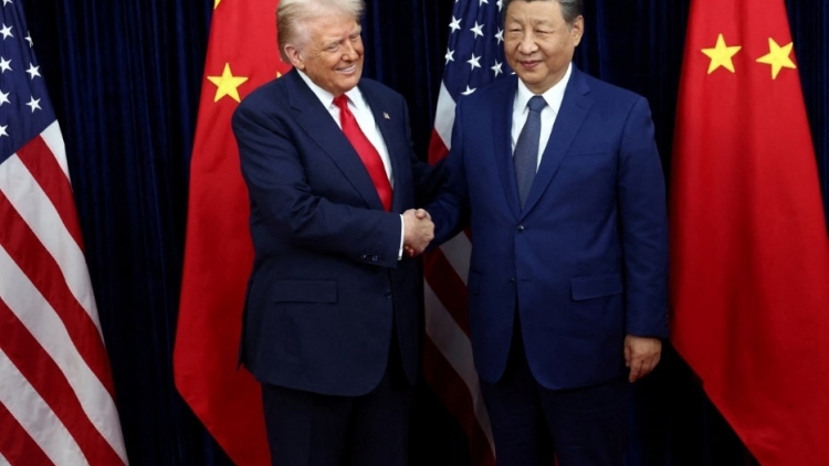 Mỹ hoãn thuế chip Trung Quốc, liệu có phải là bước lùi chiến lược?