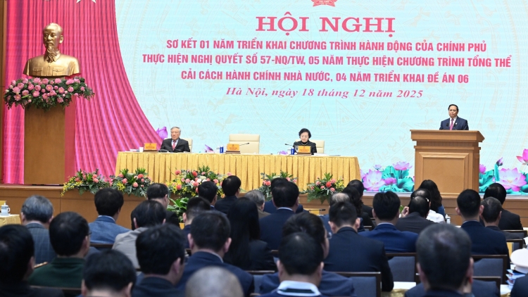 Thời sự 18h 18/12/2025: Triển khai nền tảng VneID trở thành công cụ số QG phục vụ người dân và DN