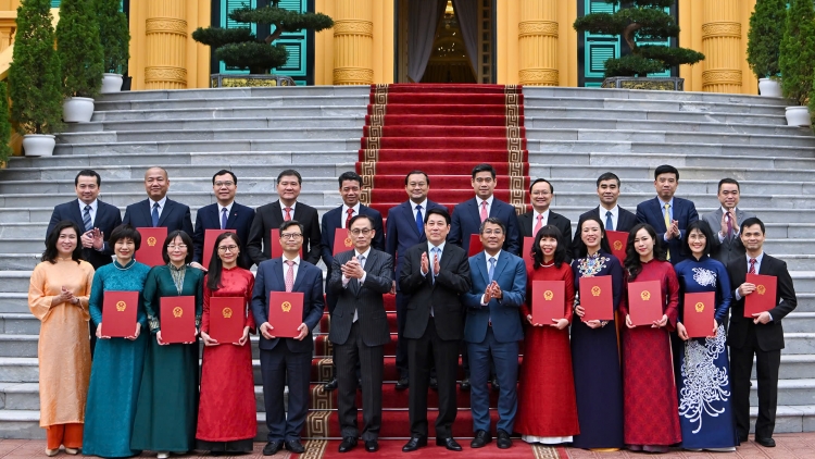 Chủ tịch nước Lương Cường trao Quyết định bổ nhiệm Đại sứ Việt Nam tại các nước