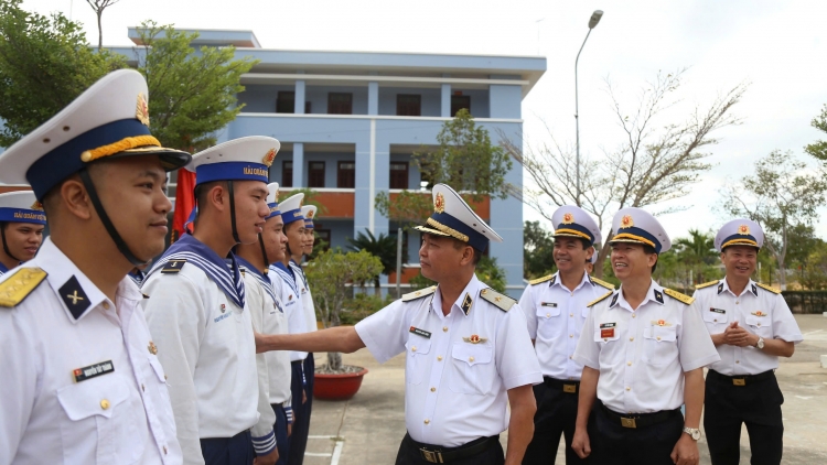 Tư lệnh Vùng 4 Hải quân gặp mặt, chúc mừng chiến sĩ hoàn thành nghĩa vụ quân sự năm 2026