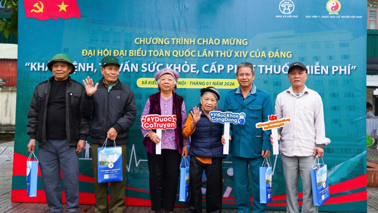 Hơn 2.500 người dân xã Kiều Phú được khám, tư vấn sức khỏe miễn phí