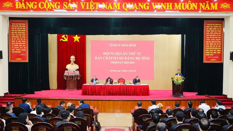 Ninh Bình: Từ Nghị quyết đến hành động, khát vọng phát triển.