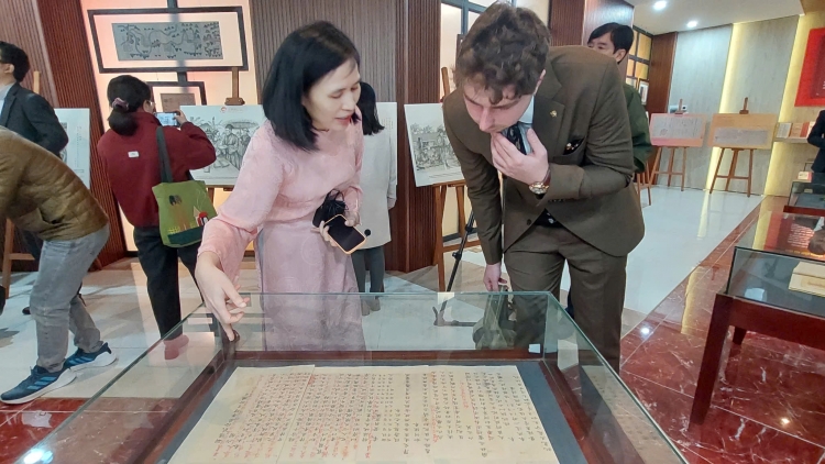 Từ lưu giữ đến lan tỏa: Hành trình đưa di sản tư liệu đến với công chúng