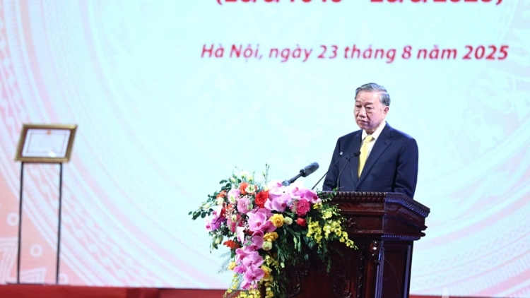 Nghị quyết 80 của Bộ Chính trị về phát triển văn hoá Việt Nam