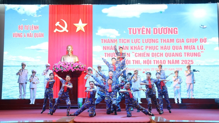 Vùng 4 Hải quân tuyên dương tập thể,cá nhân tiêu biểu trong cứu trợ mưa lũ và Chiến dịch Quang Trung