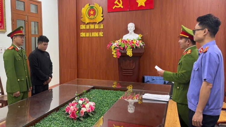 Bắt giữ đối tượng dùng đũa đâm tài xế taxi gây xôn xao dư luận