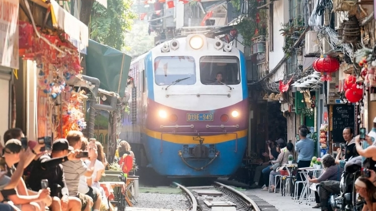 Thời sự 21h30 7/1/2025: Cục Đường sắt lên tiếng về đề xuất dừng tàu khách đoạn ga Gia Lâm – Hà Nội