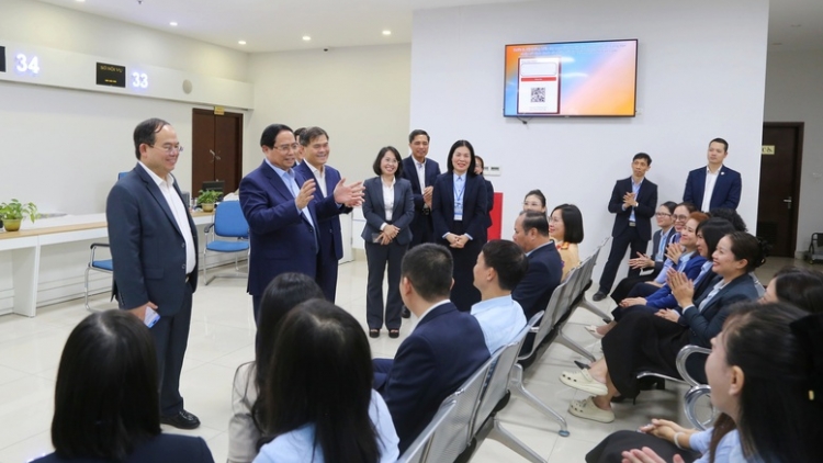 Thời sự 21h30 27/1/2026: Cán bộ trung tâm hành chính công phải chủ động, tận tâm phục vụ nhân dân