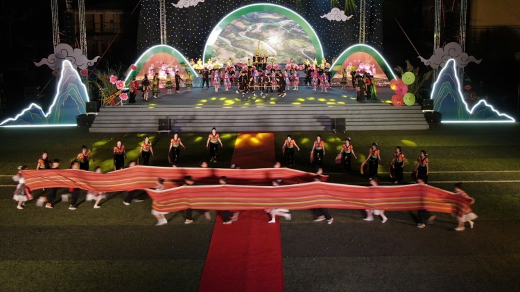 Chỉ số hạnh phúc nâng cao toàn diện đời sống người dân Lào Cai