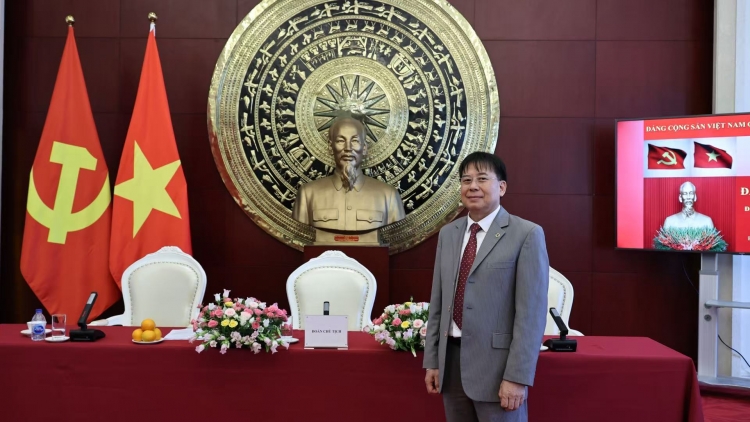 Đảng viên tại Trung Quốc vững tin vào quyết sách của Đại hội XIV  