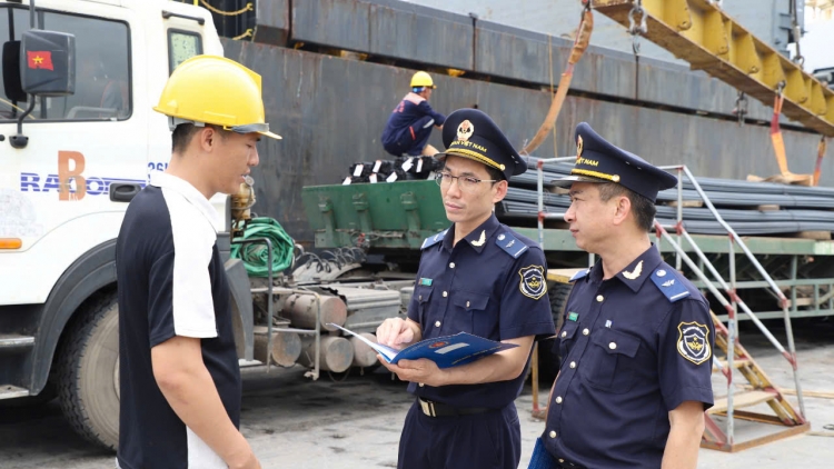 Chi cục Hải quan Khu vực X: cao điểm chống buôn lậu, gian lận thương mại
