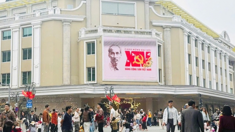 Người dân Thủ đô đón Tết thư thái, nhẹ nhàng