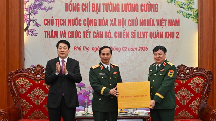 Chủ tịch nước Lương Cường thăm, chúc Tết cán bộ, chiến sỹ Quân khu 2 và Sư đoàn 316