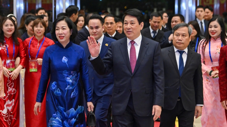 Thời sự 21h30 8/2/2026: Chủ tịch nước Lương Cường dự chương trình nghệ thuật Xuân Quê hương 2026