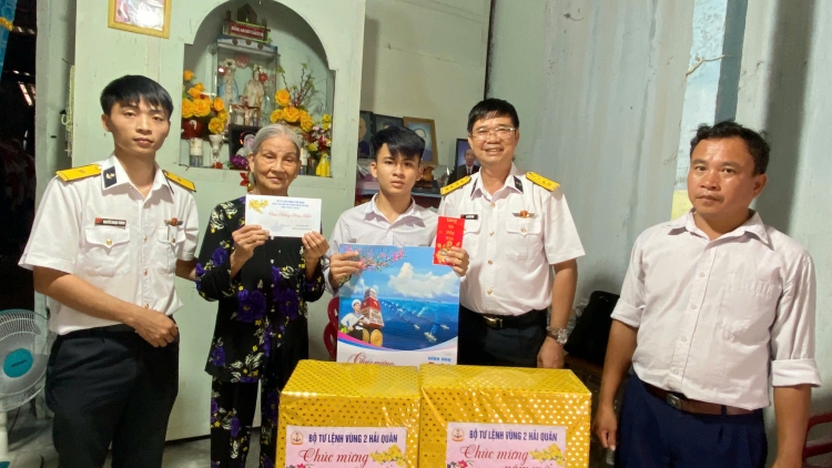 Vùng 2 Hải quân: Âm áp tình quân dân những ngày giáp Tết