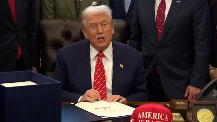 Tổng thống Mỹ ký gói ngân sách 1.200 tỷ USD, chấm dứt tình trạng chính phủ đóng cửa một phần