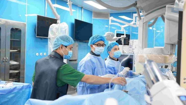 Cấp cứu thành công sản phụ băng huyết nặng sau sinh bằng kỹ thuật nút mạch hiện đại