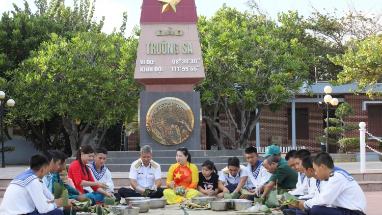 Tết ấm tình quân dân ở Trường Sa