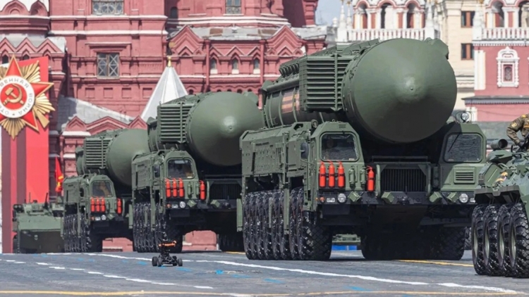 Nếu New START không được gia hạn hoặc không có cơ chế thay thế, thế giới đối mặt với rủi ro gì?