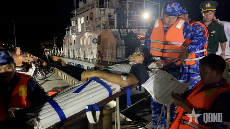 Cảnh sát biển Việt Nam – điểm tựa vững chãi cho ngư dân trước thiên tai