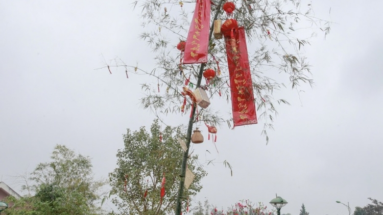 Mang Tết về Thủ đô