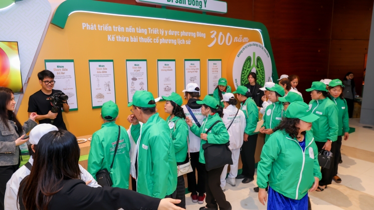 Thuốc ho Bổ Phế  Bảo Thanh xác lập kỷ lục xếp hình lá phổi xanh lớn nhất Việt Nam 