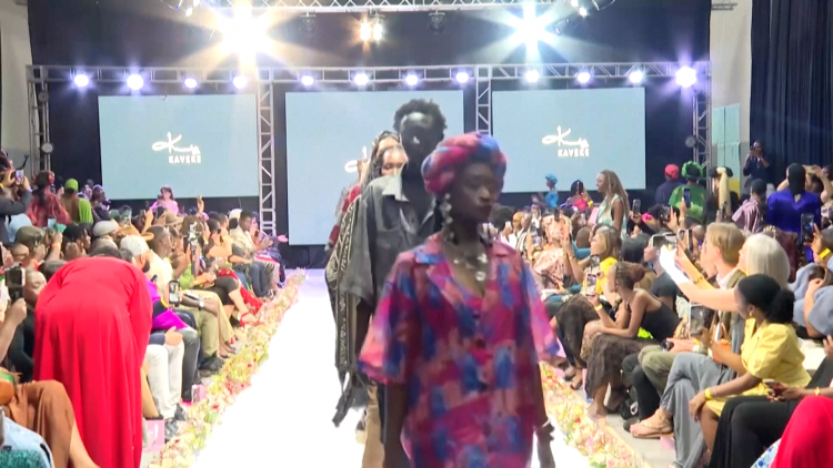 Thời trang tái chế tạo điểm nhấn tại Tuần lễ thời trang Nairobi - Kenya