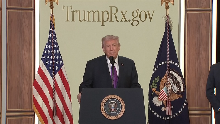 Tổng thống Mỹ ra mắt trang web giúp giảm giá thuốc kê đơn cho người dân