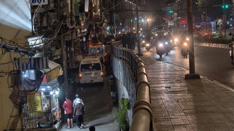 Cháy nhà ở TP.HCM lúc rạng sáng, ba người tử vong