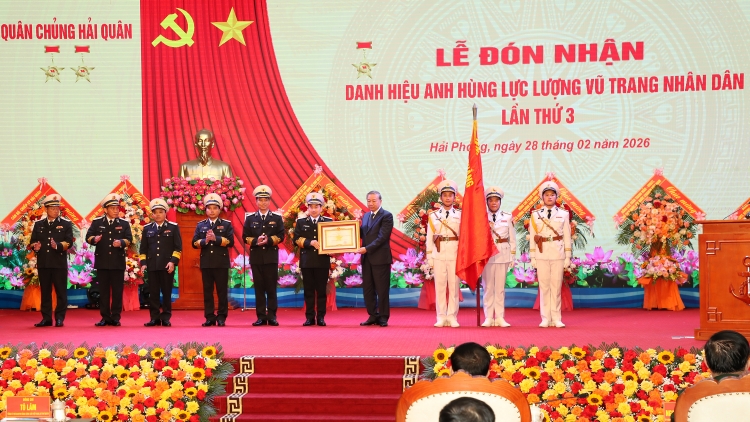 Hải quân nhân dân Việt Nam đón nhận danh hiệu Anh hùng Lực lượng vũ trang nhân dân lần thứ 3