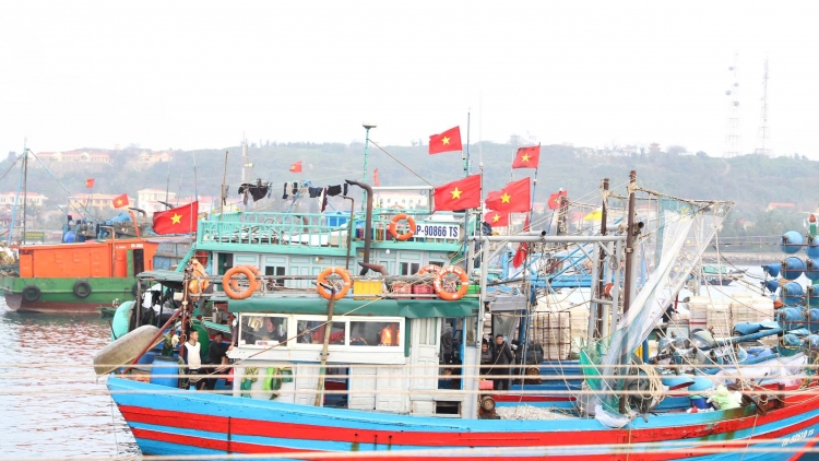 Xuân bình yên nơi đầu sóng