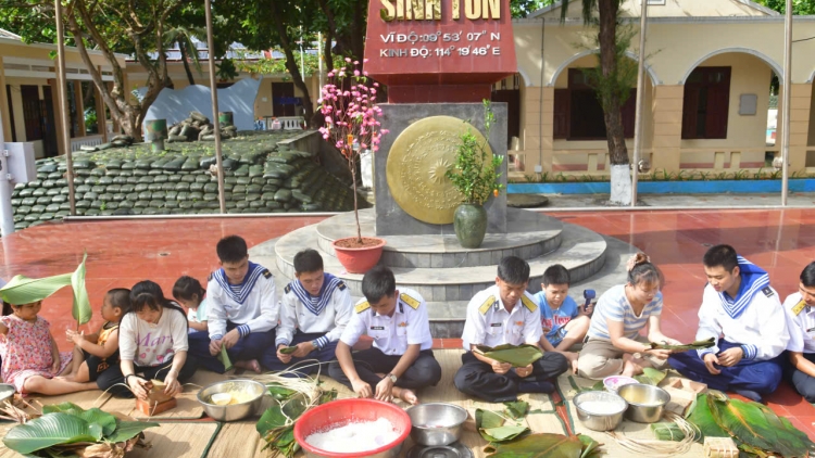 Xuân ấm áp từ đất liền đến đảo xa: Lữ đoàn 146 thi “Bánh chưng xanh”, chấm “Phòng đón xuân”