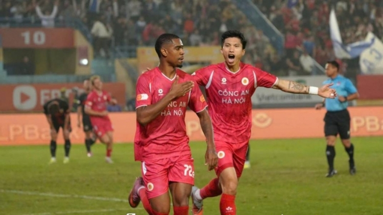 Đánh bại Ninh Bình, CLB Công an Hà Nội vươn lên đứng đầu