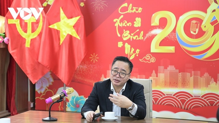 Phó TGĐ VOV Phạm Mạnh Hùng thăm, động viên các đơn vị trực sản xuất chương trình Tết