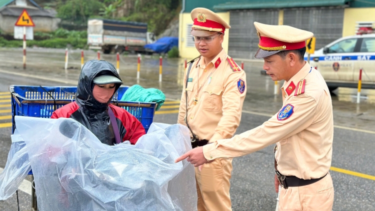 Siết chặt trật tự an toàn giao thông dịp cuối năm trên địa bàn Sơn La