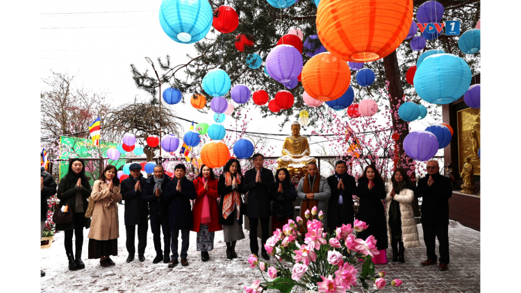 Ấm áp hoạt động thăm, chúc Tết cộng đồng người Việt tại Séc