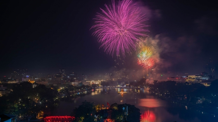 Thời sự 18h 16/2/2026: Khoảnh khắc chuyển giao năm cũ sang năm mới với nhiều kỳ vọng thắng lợi mới