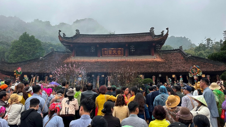 Thời sự 6h 22/2/2026: Khai hội Chùa Hương 2026