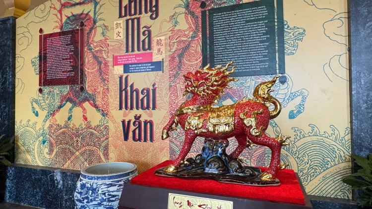 Trưng bày “Long Mã khai văn”: Khai mở vận may, bình an trong năm mới