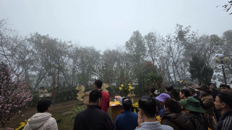 Đầu năm du xuân đỉnh Ngàn Nưa